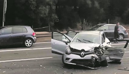 Manhã sangrenta deixa três mortos na estrada Nosso querido tão jovem .